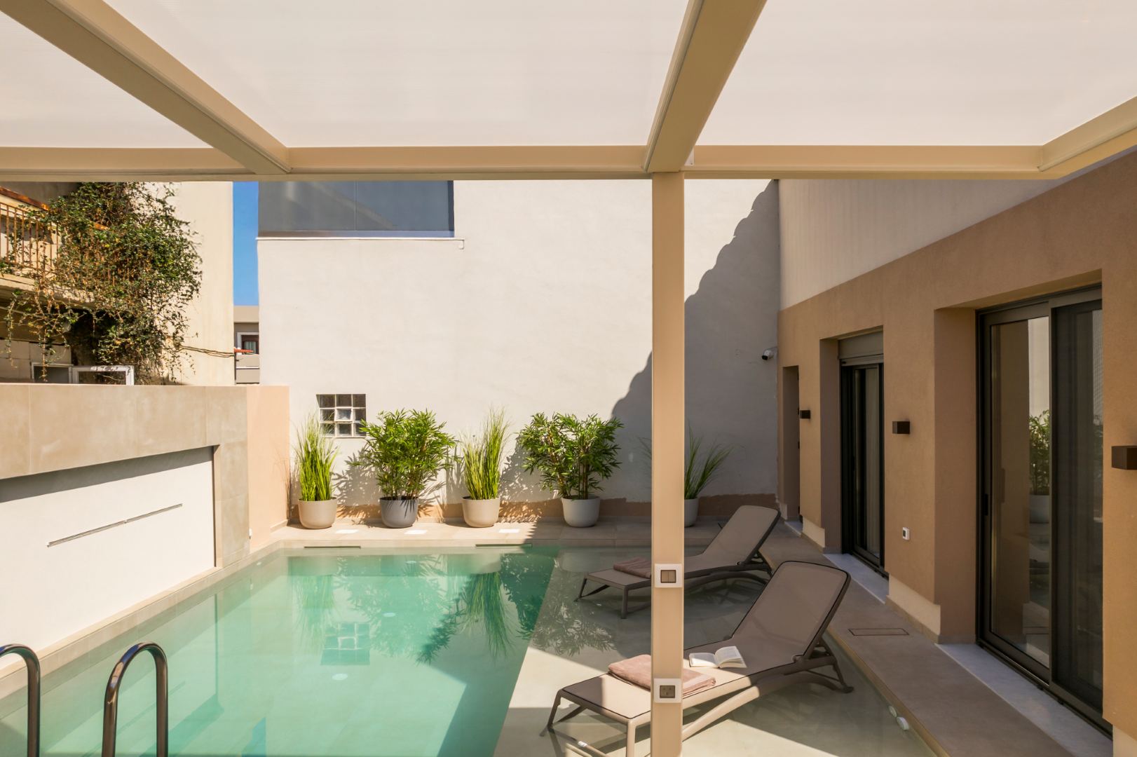 Orama Deluxe Residence