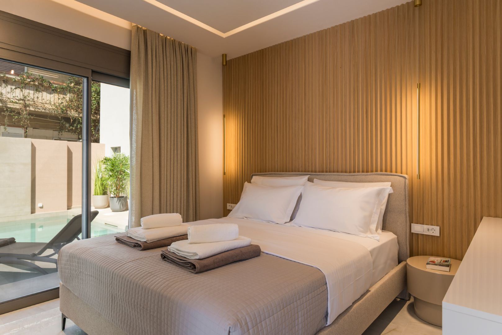 Orama Deluxe Residence