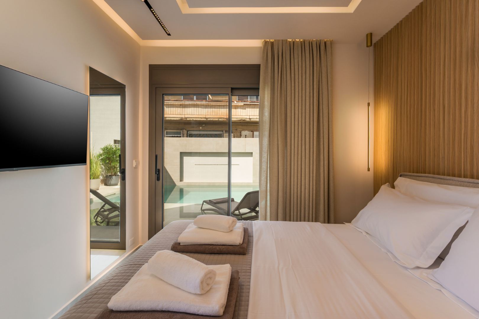 Orama Deluxe Residence