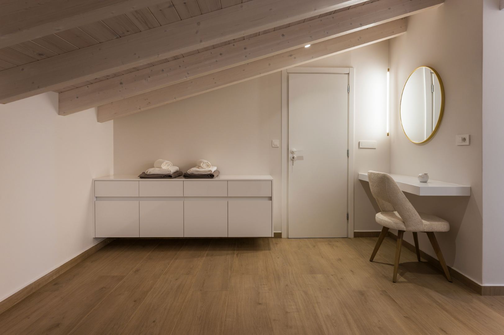 Orama Deluxe Residence