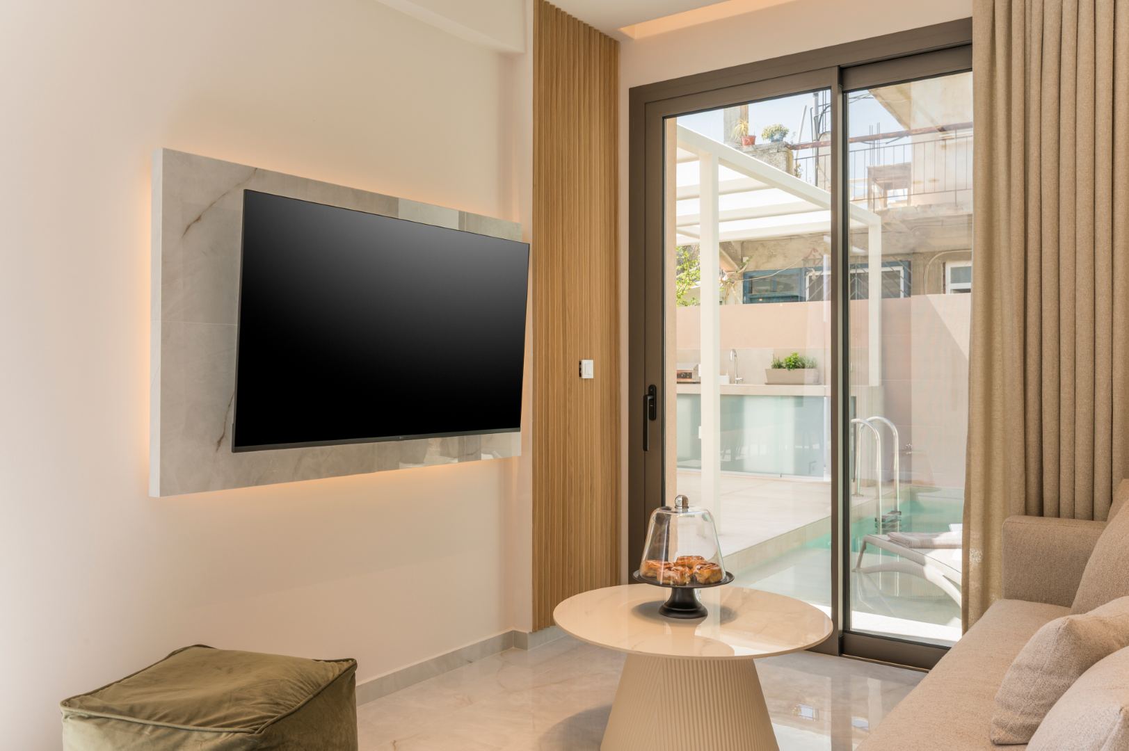 Orama Deluxe Residence