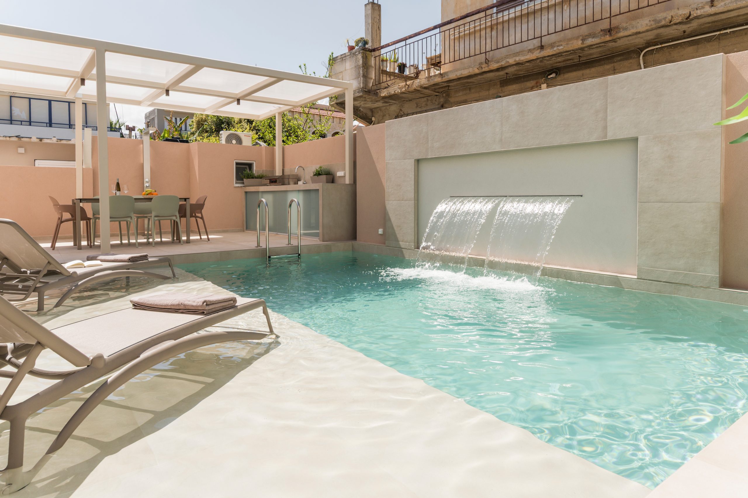 Orama Deluxe Residence